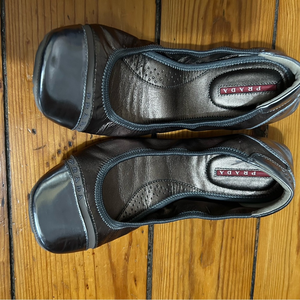 Prada Women's Metallic Ballet Flats 
Excellent, like new condition!